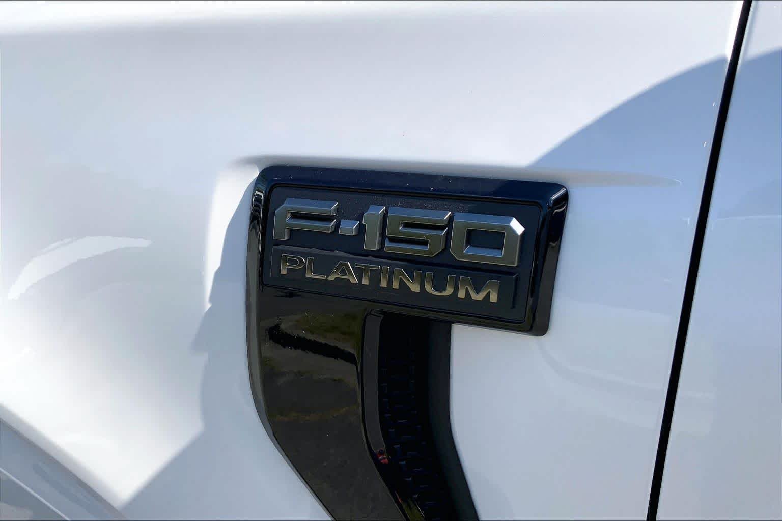 New 2026 Star White Metallic Tri-Coat Ford Platinum® image 15