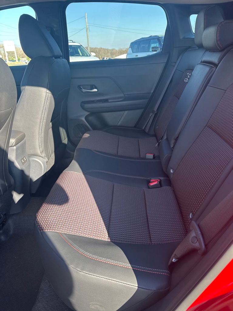 2026 Nissan KICKS SR - Photo 13