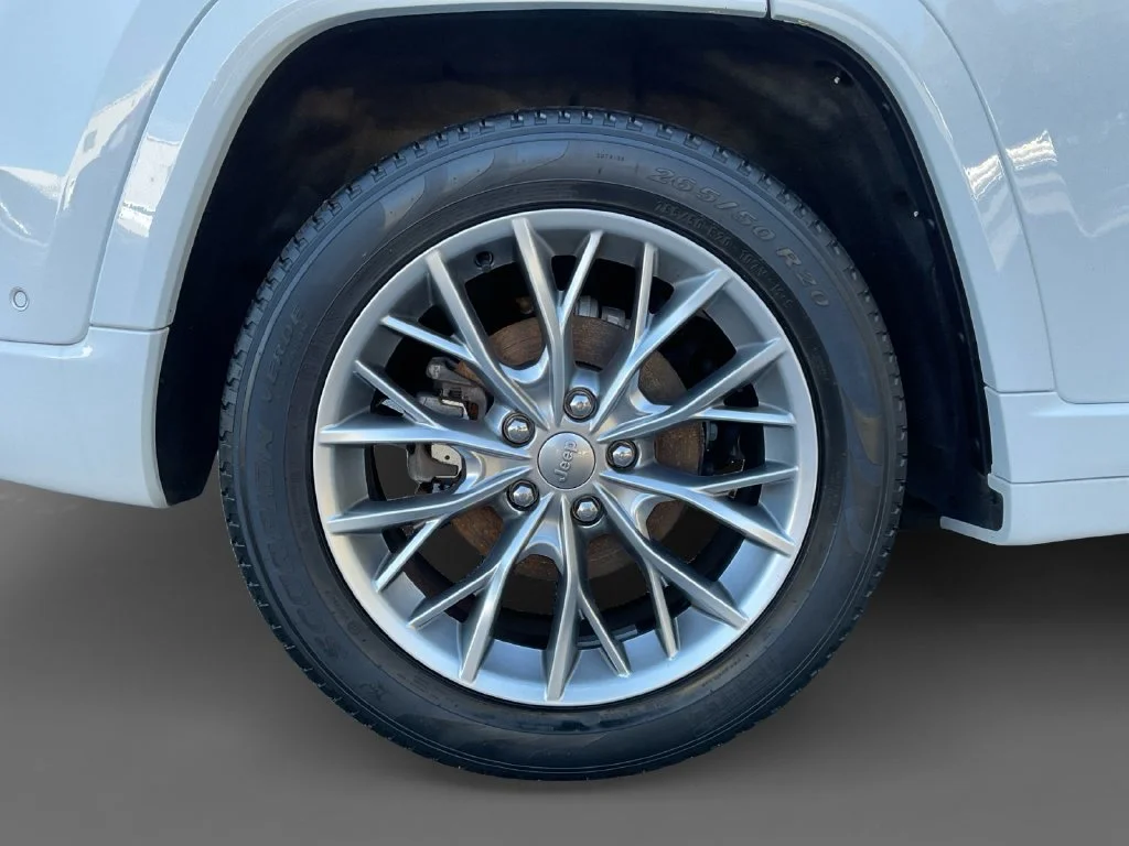 Used 2022 White Jeep Summit image 10