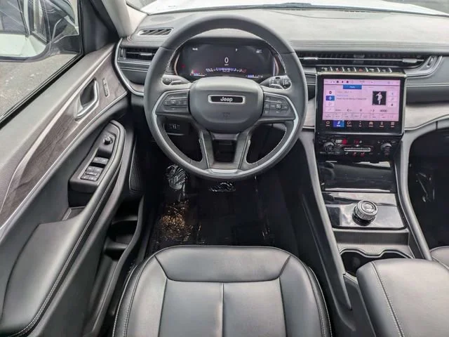 Used 2024 Bright White Cl Jeep Limited image 21