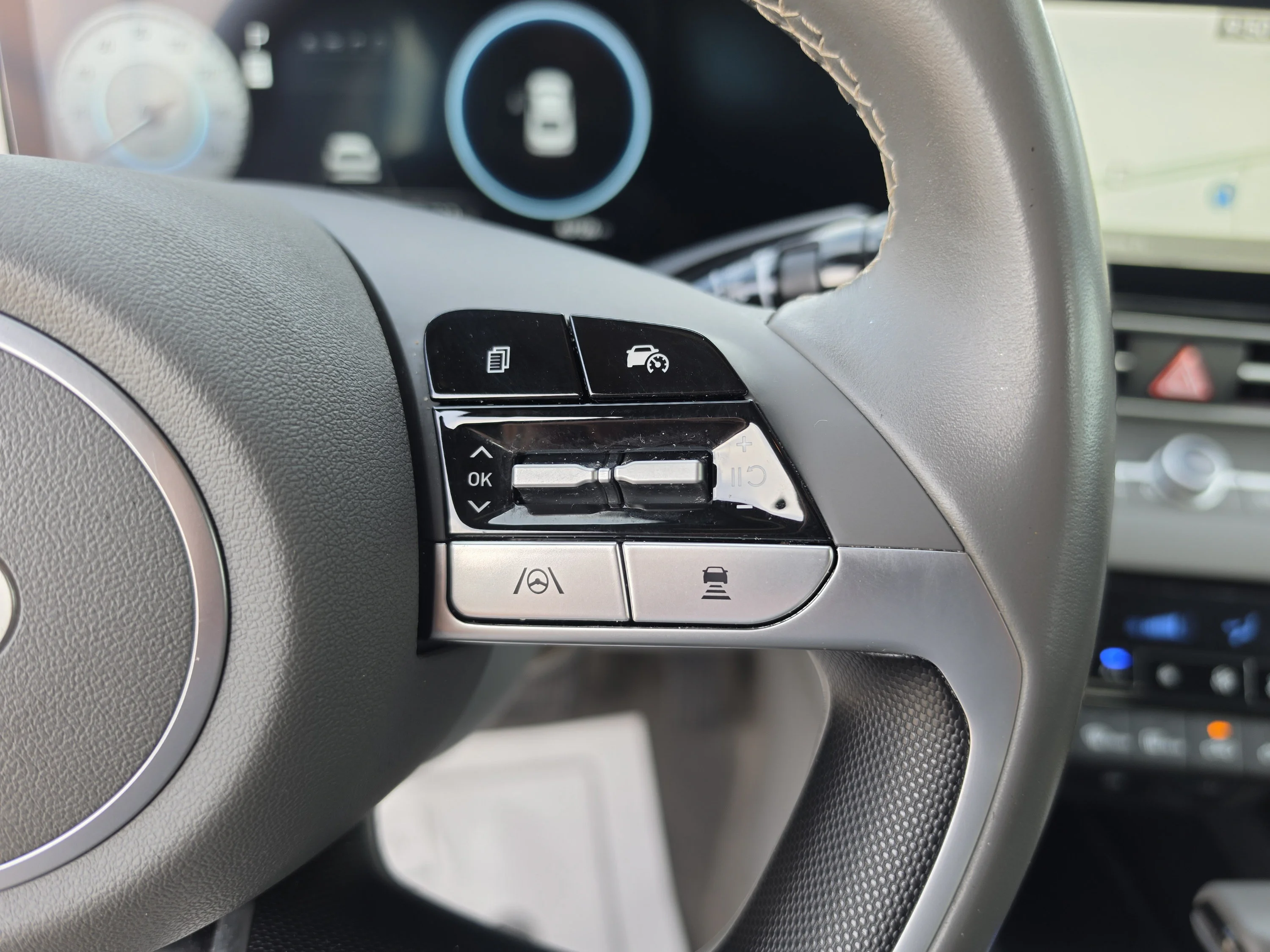 Used 2025 Ecotronic Gray Hyundai SEL Convenience image 34