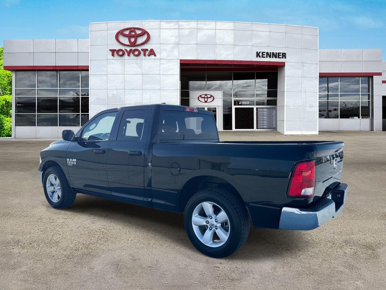 Used 2024 Diamond Black Crystal Pearlcoat Ram SLT image 4