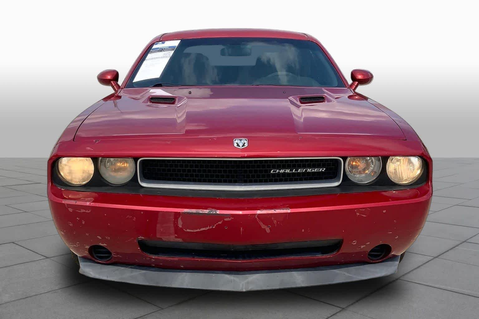 Used 2010 Inferno Red Crystal Pearl Dodge SE image 3