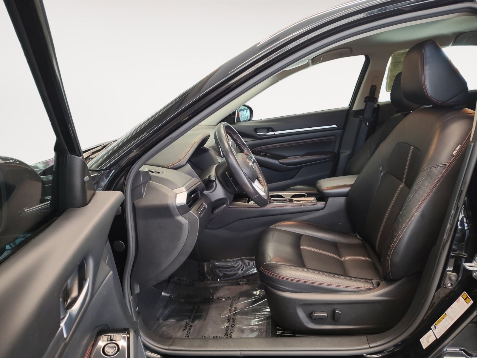 Used 2023 Super Black Nissan 2.5 SR image 22