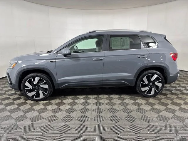 Used 2024 Gray Volkswagen 1.5T SEL image 7