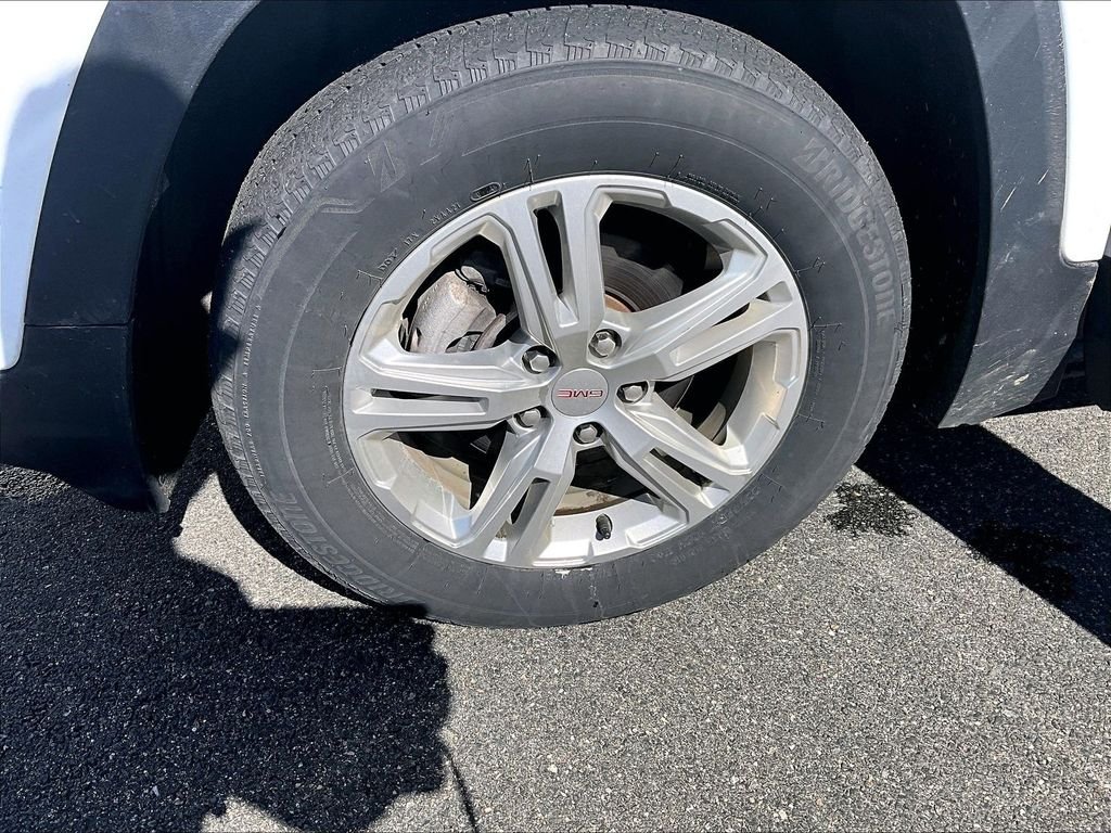 Used 2024 Summit White GMC SLE image 7