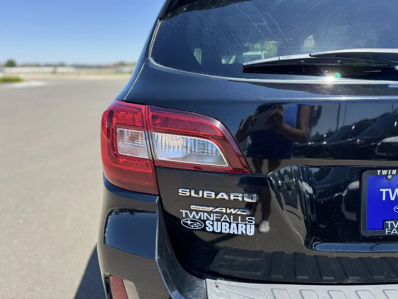 Used 2017 Crystal Black Silica Subaru Touring image 39