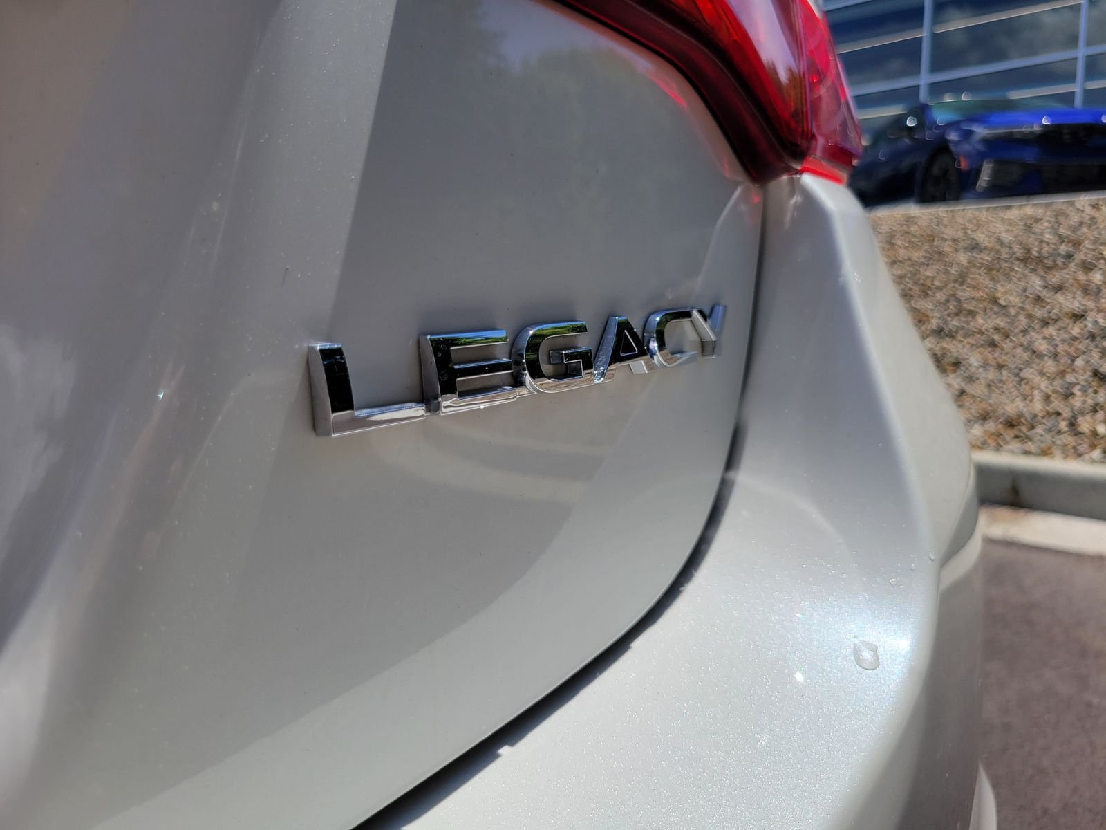 Used 2018 White Subaru 2.5i image 25
