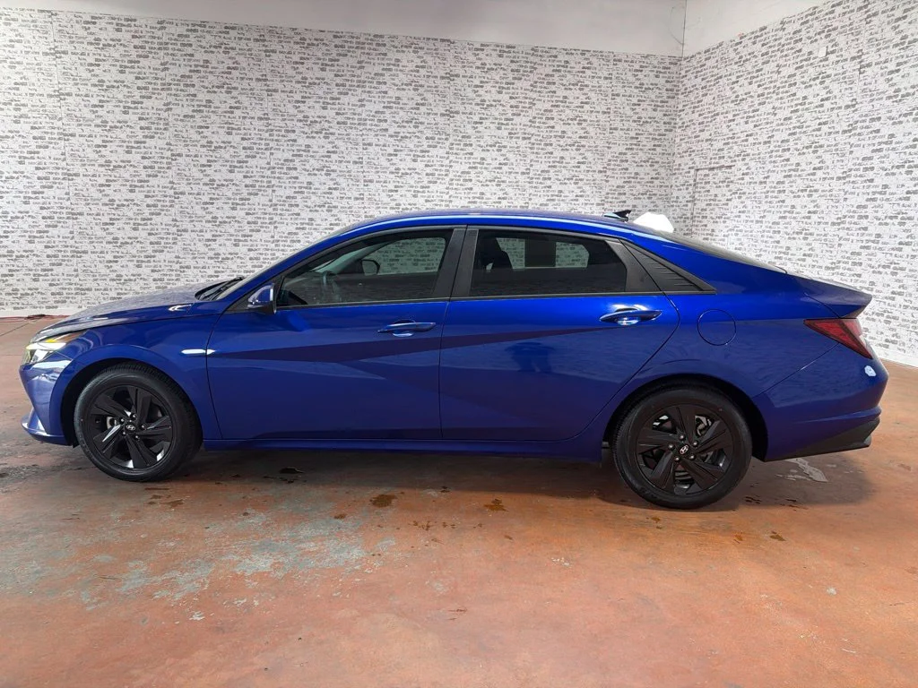 Used 2023 Intense Blue Hyundai SEL image 4