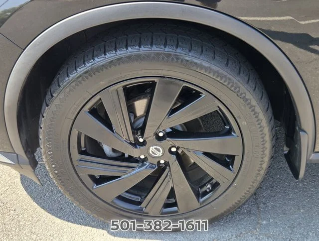 Used 2017 Black Nissan Platinum image 19