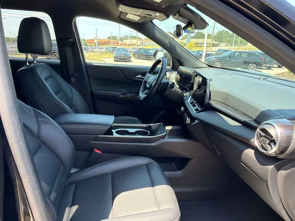 Used 2025 Black Chevrolet LT image 25