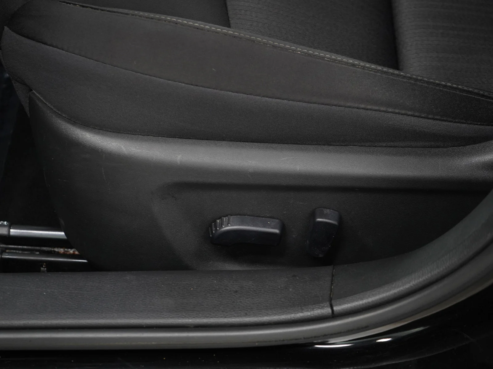 Used 2019 Super Black Clearcoat Nissan 2.5 S image 21