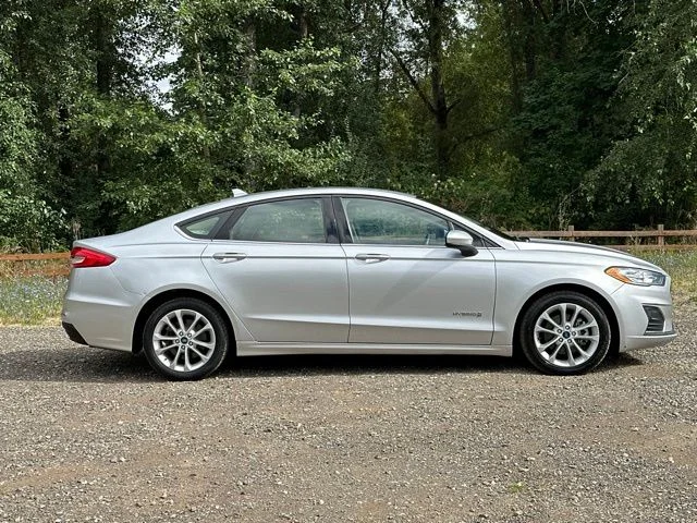 Used 2019 Ingot Silver Ford SE image 10