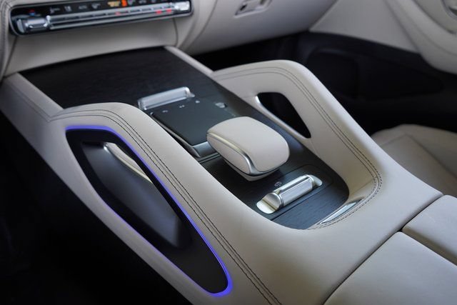 New 2026 MANUFAKTUR Moonlight White Metallic Mercedes-Benz AMG® GLE 63 S 4MATIC+ SUV image 67