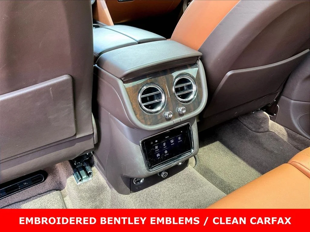 Used 2021 Midnight Emerald Bentley V8 image 10