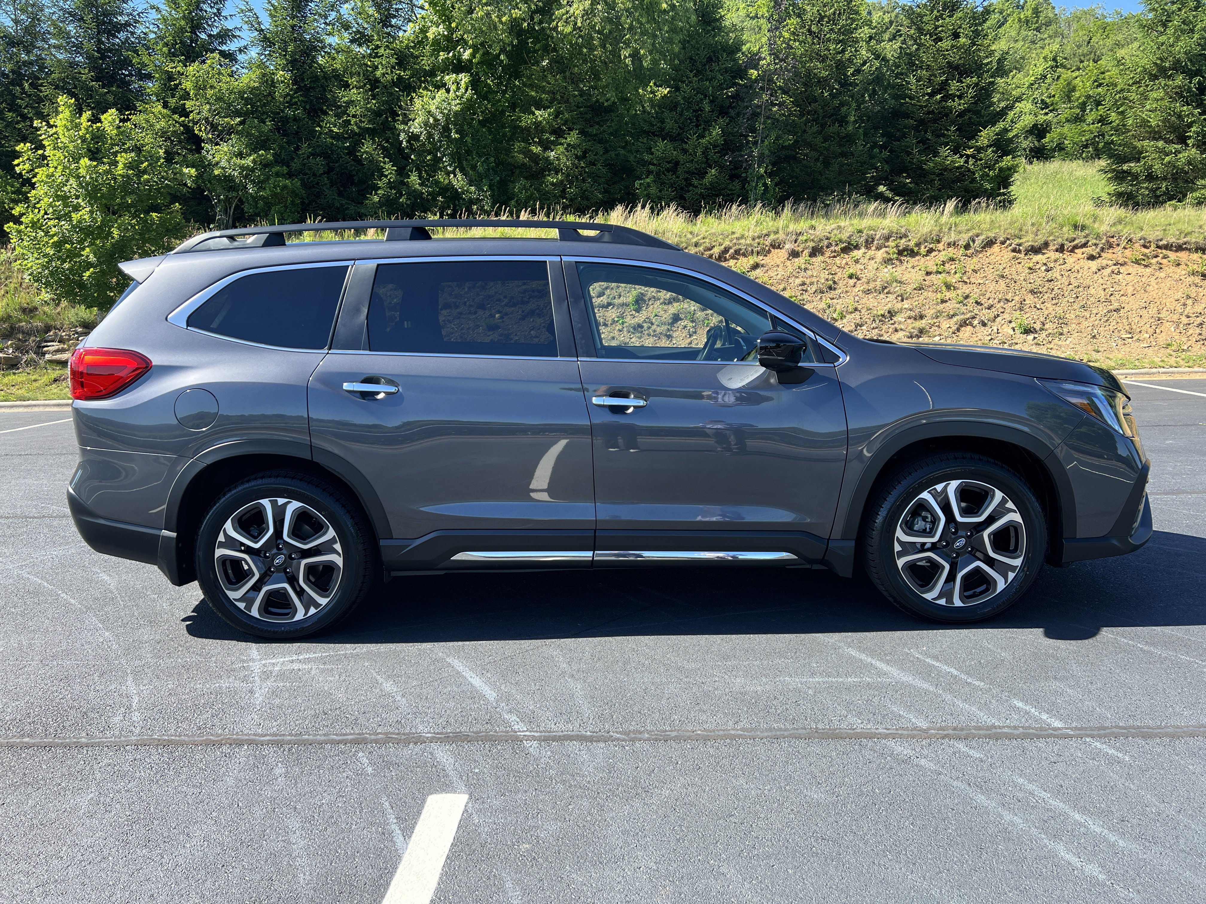 Used 2024 Magnetite Gray Metallic Subaru Touring image 4