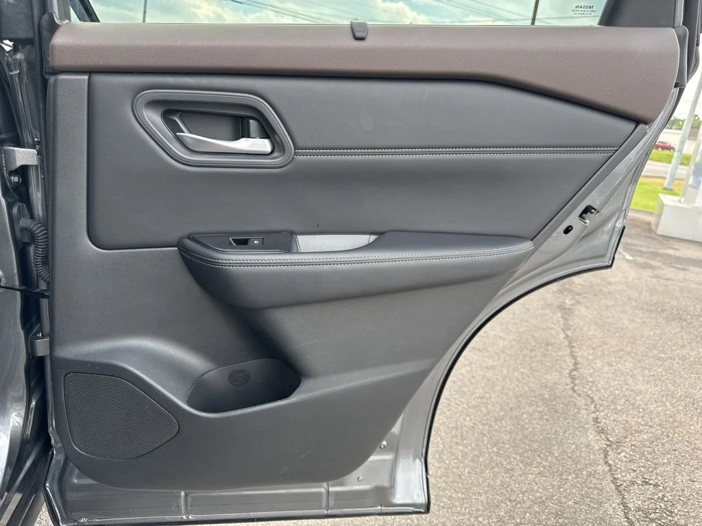 Used 2023 Gray Nissan SV image 15