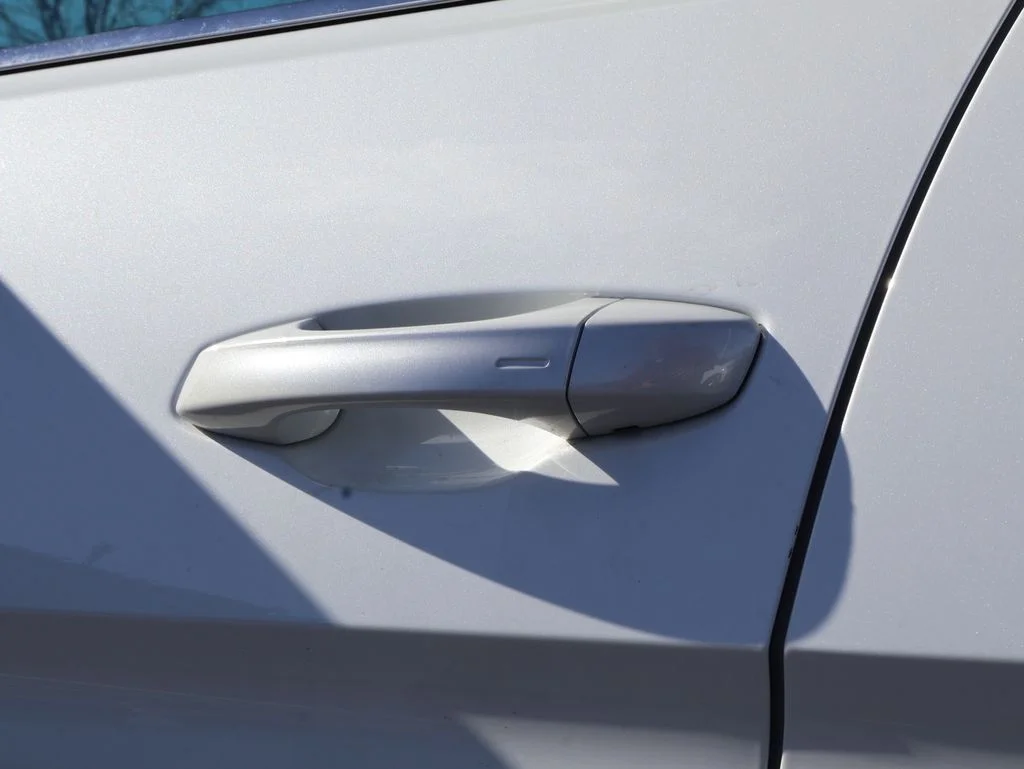 New 2026 White Volkswagen 2.0T SE w/Technology image 23