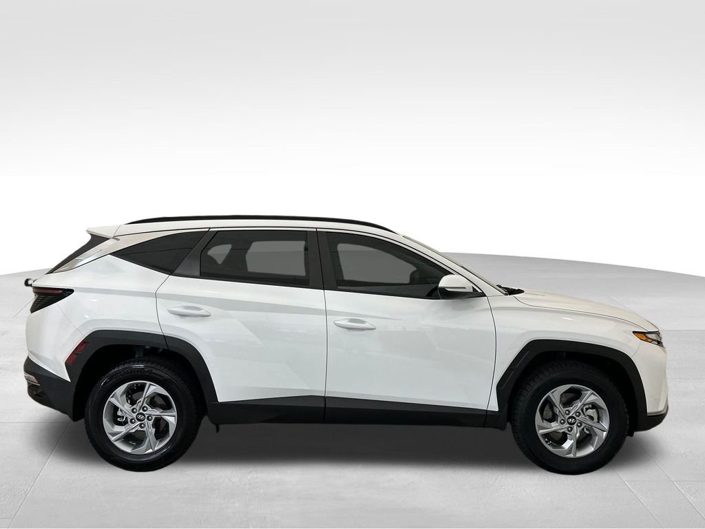 Used 2023 White Hyundai SEL image 7