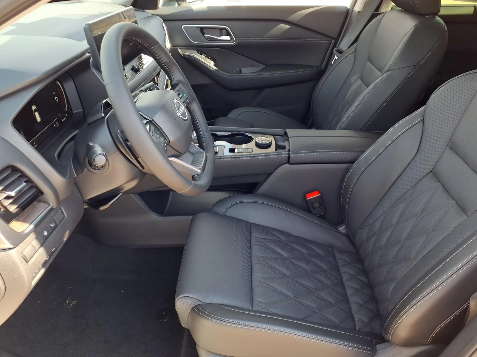 New 2026 White Nissan Platinum image 9