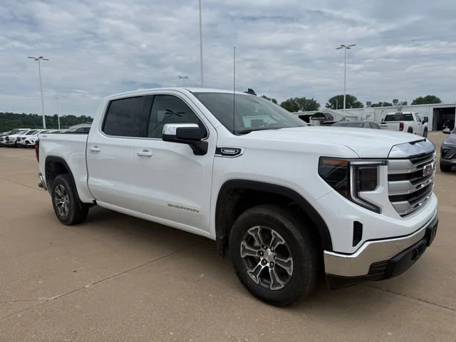 2026 GMC Sierra 4WD Crew Cab Short Box SLE's photo