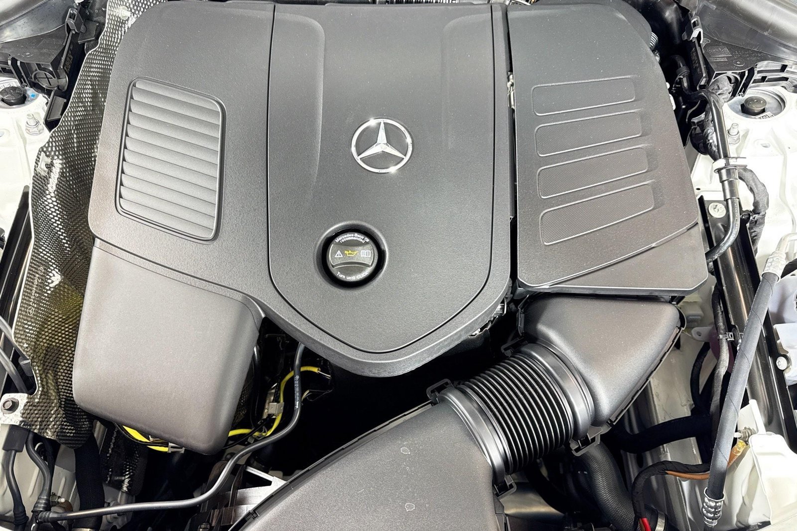 New 2026 Polar White Mercedes-Benz GLC 300 image 28