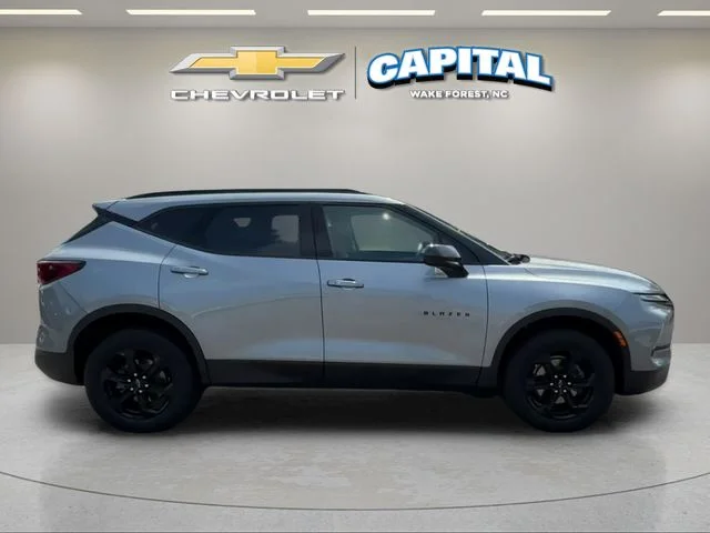 Used 2023 Gray Chevrolet LT image 6