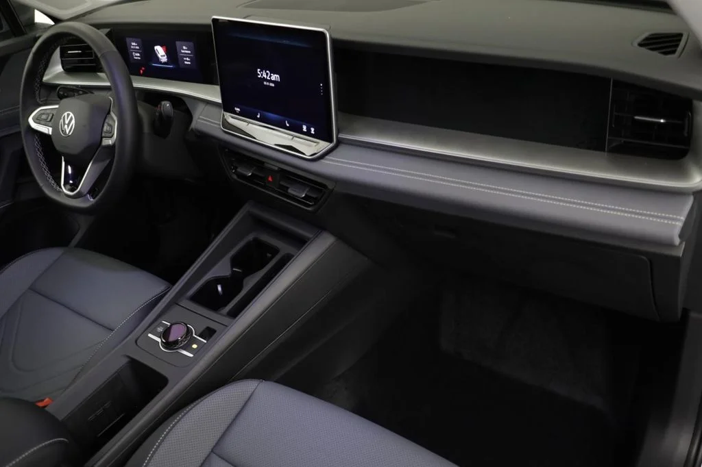 New 2026 Silver Volkswagen 2.0T SE image 20