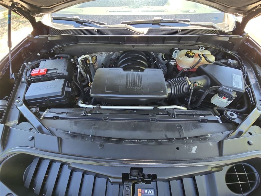 Used 2021 Black Chevrolet Z71 image 10