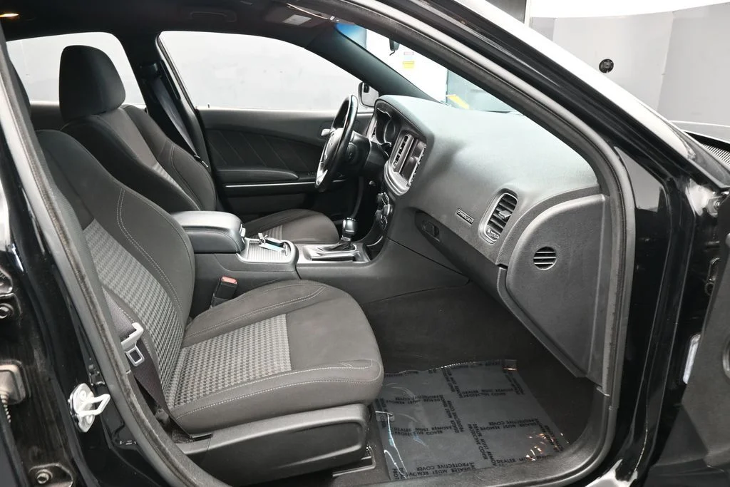 Used 2023 Pitch Black Clearcoat Dodge SXT image 35
