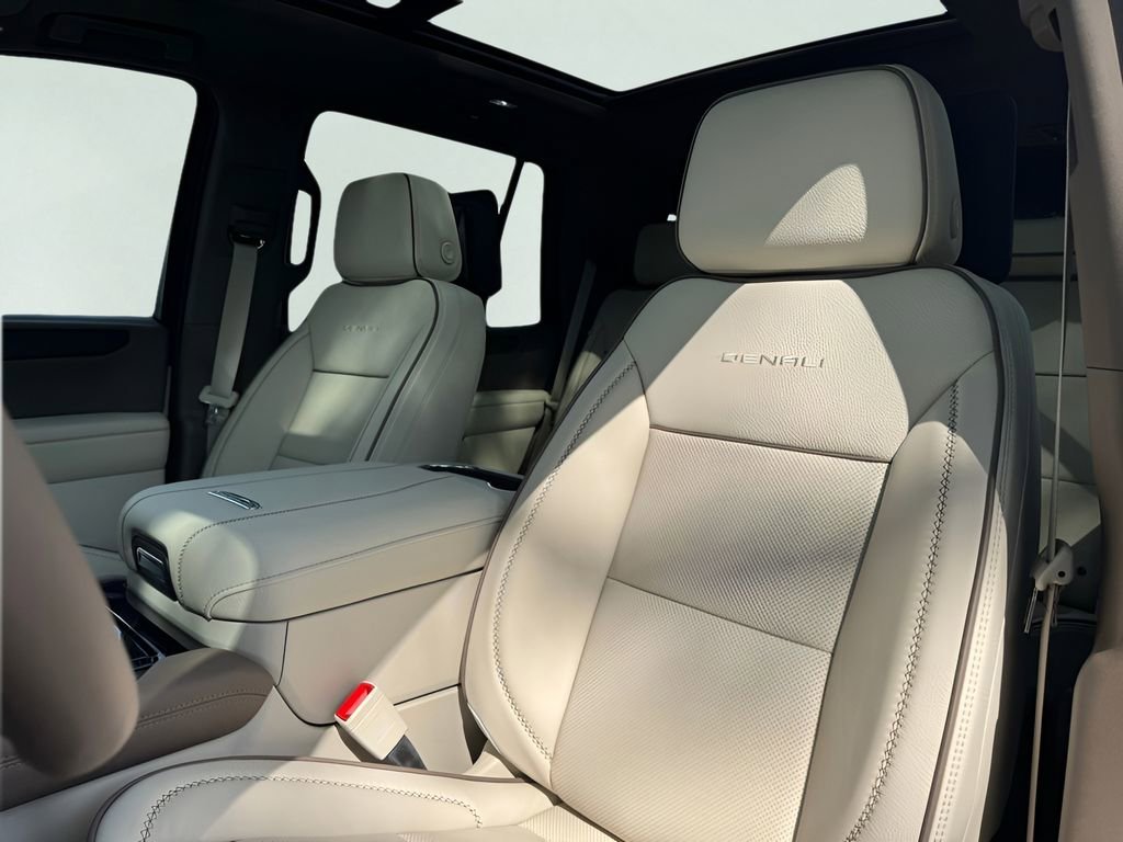 2026 GMC Yukon Denali - Photo 9