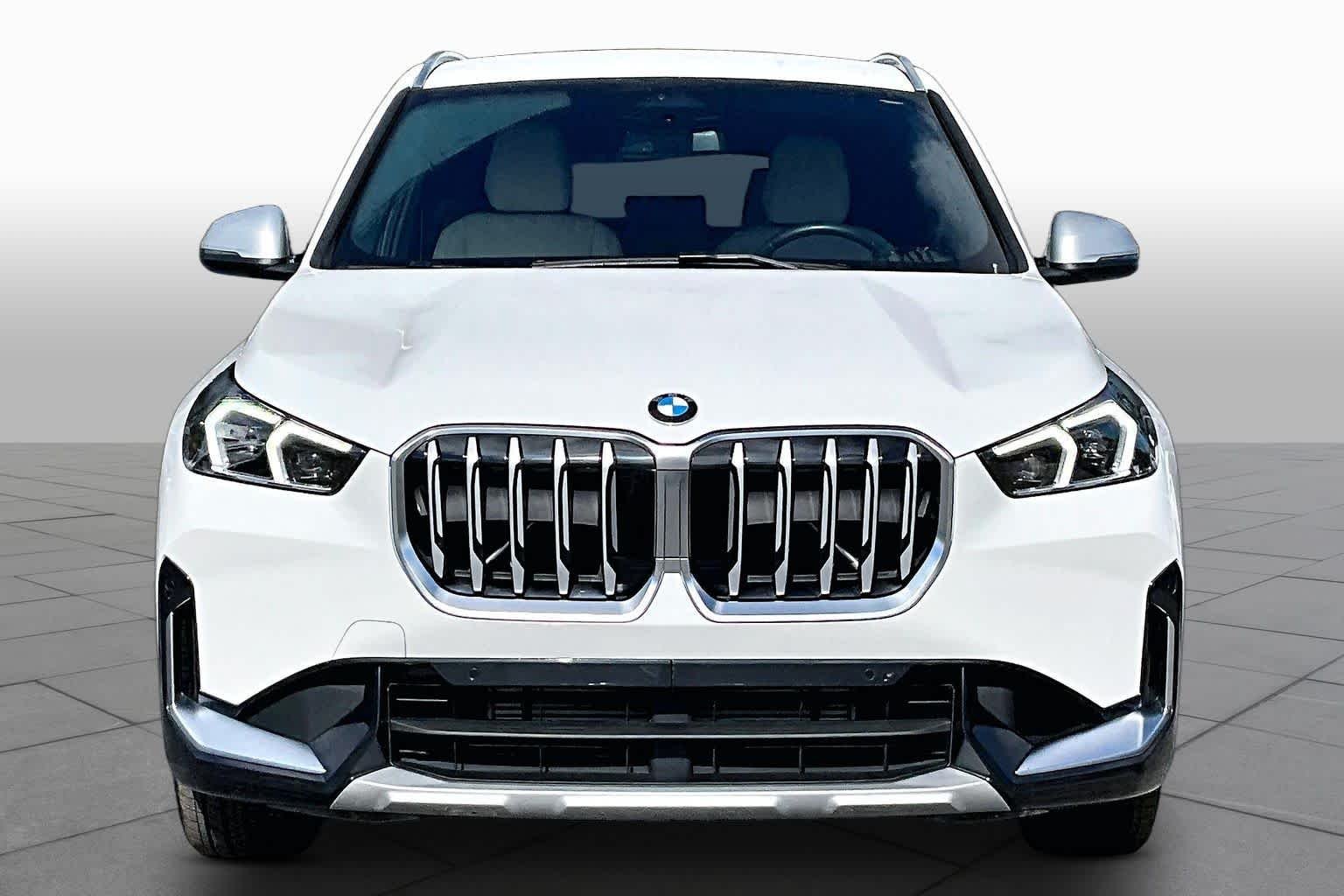 Certified Used 2023 Alpine White BMW xDrive28i image 4