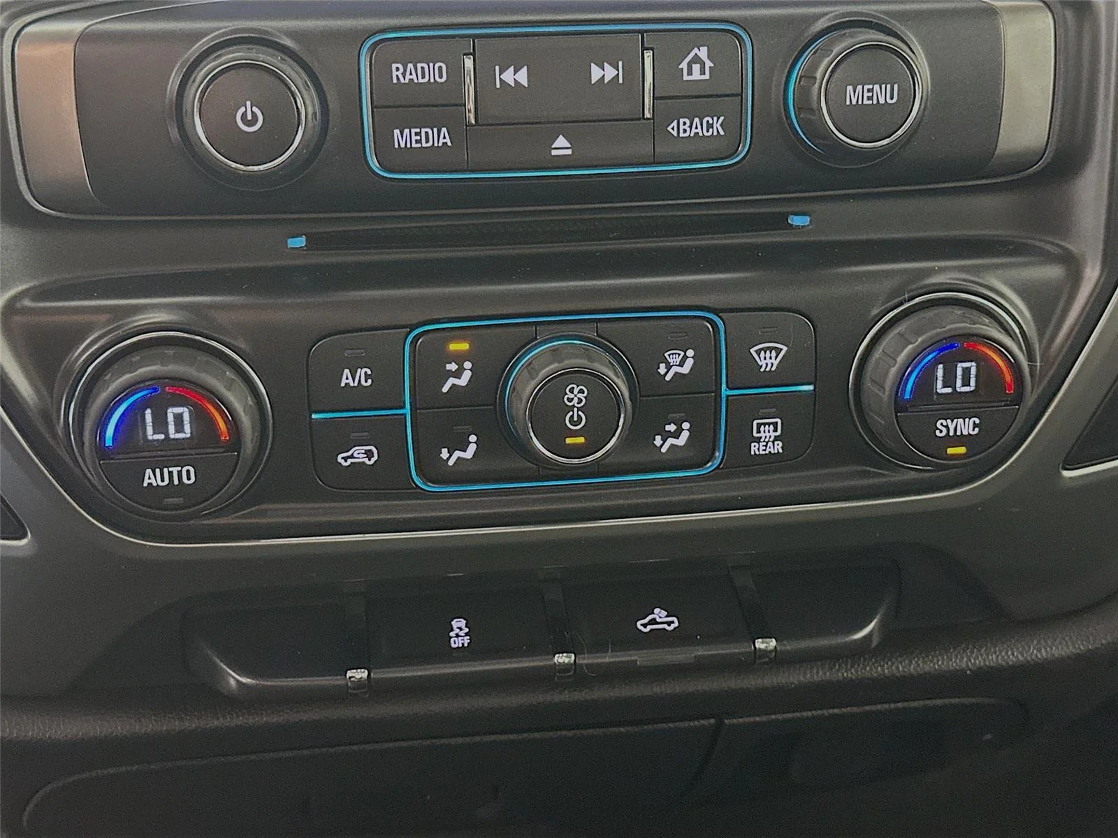 Used 2015 BLACK Chevrolet LT image 9