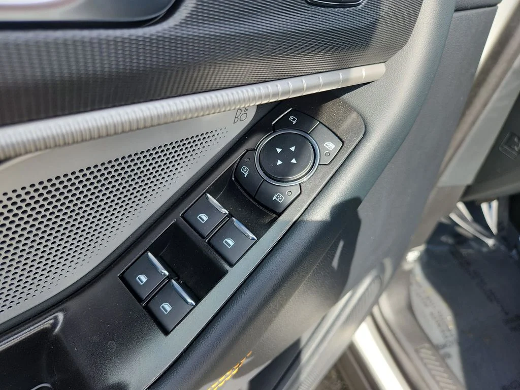 New 2026 White Ford Tremor image 16