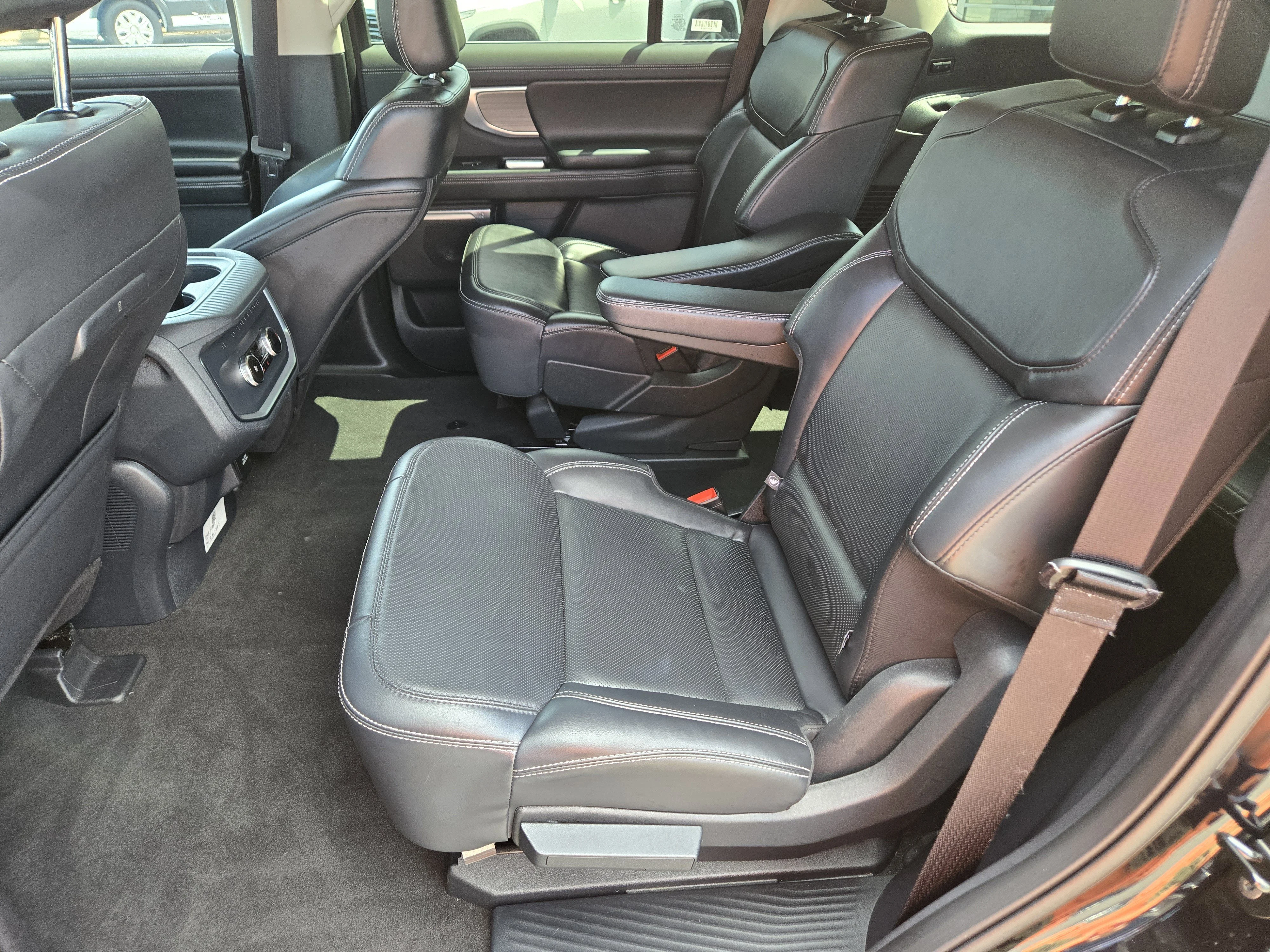 Used 2025 Black Ford Platinum image 19