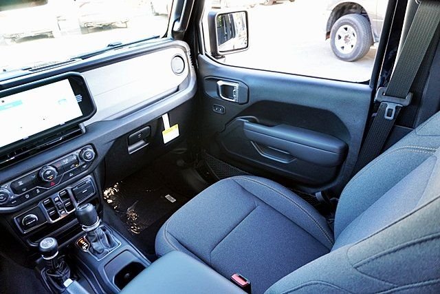 New 2026 Black Clear-Coat Exterior Paint Jeep Sport S image 26