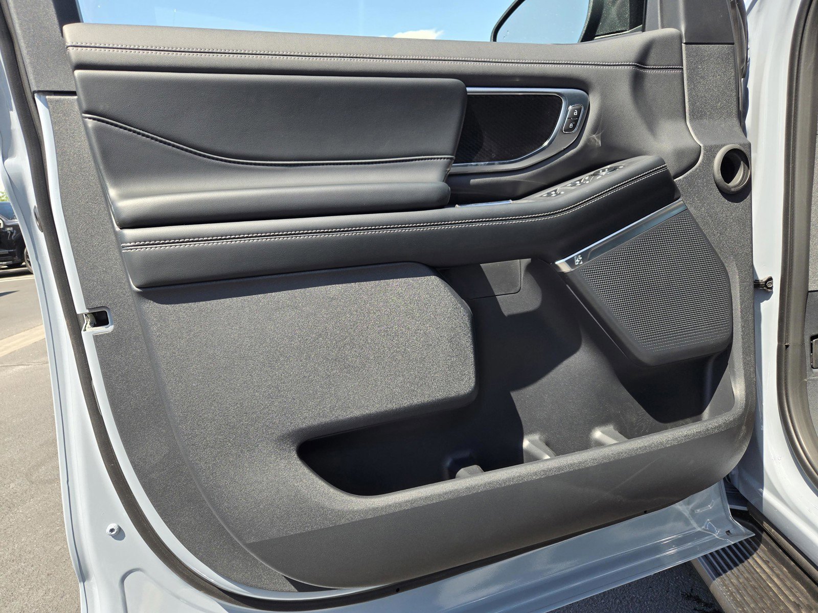 New 2026 Glacier Gray Metallic Tri-Coat Ford Platinum® image 10