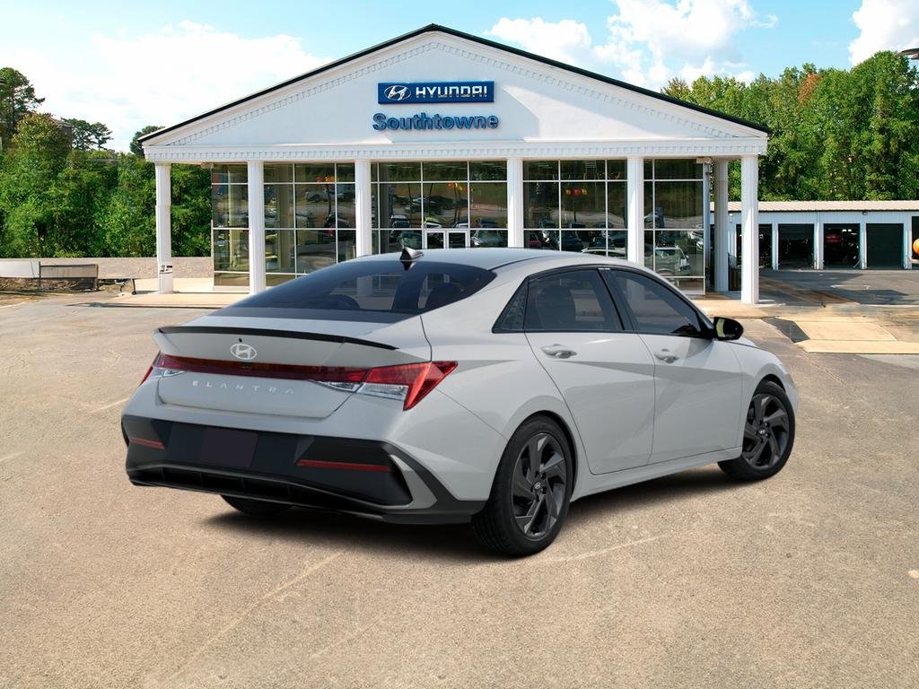 New 2026 White Hyundai SEL Sport Plus image 5