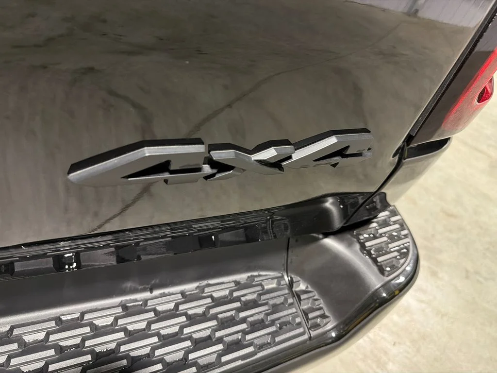 New 2026 Diamond Black Crystal Pearl-Coat Exterior Paint RAM Express image 9