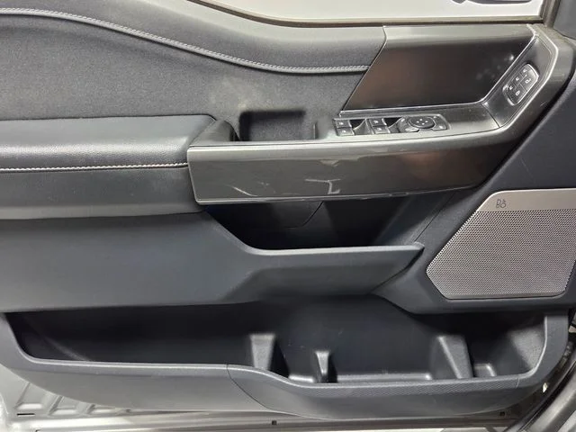 Used 2022 Silver Ford Lariat image 27