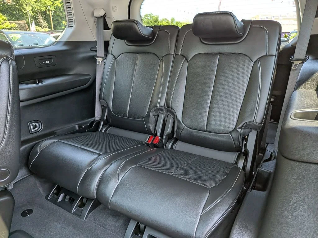 Used 2023 Black Jeep Limited image 28