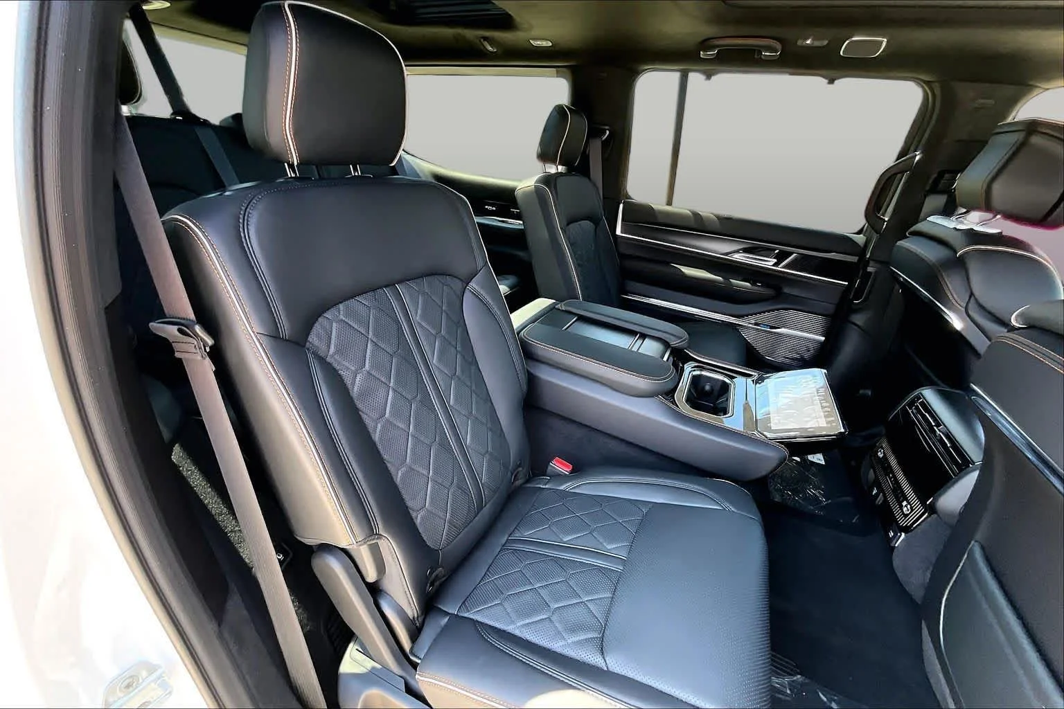 New 2026 Bright White Clearcoat Jeep Summit Reserve image 23