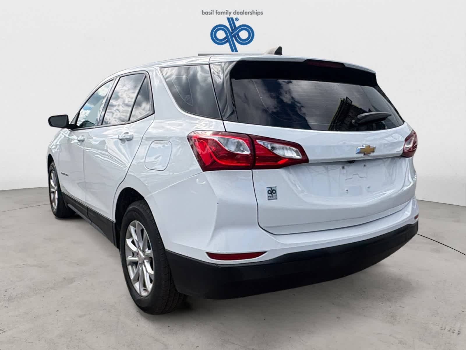 Used 2019 Summit White Chevrolet LS image 5