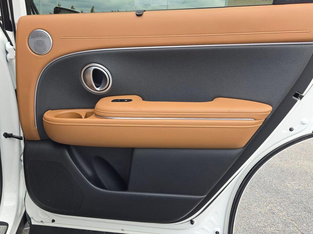 New 2027 Creamy White Pearl Hyundai Calligraphy image 12