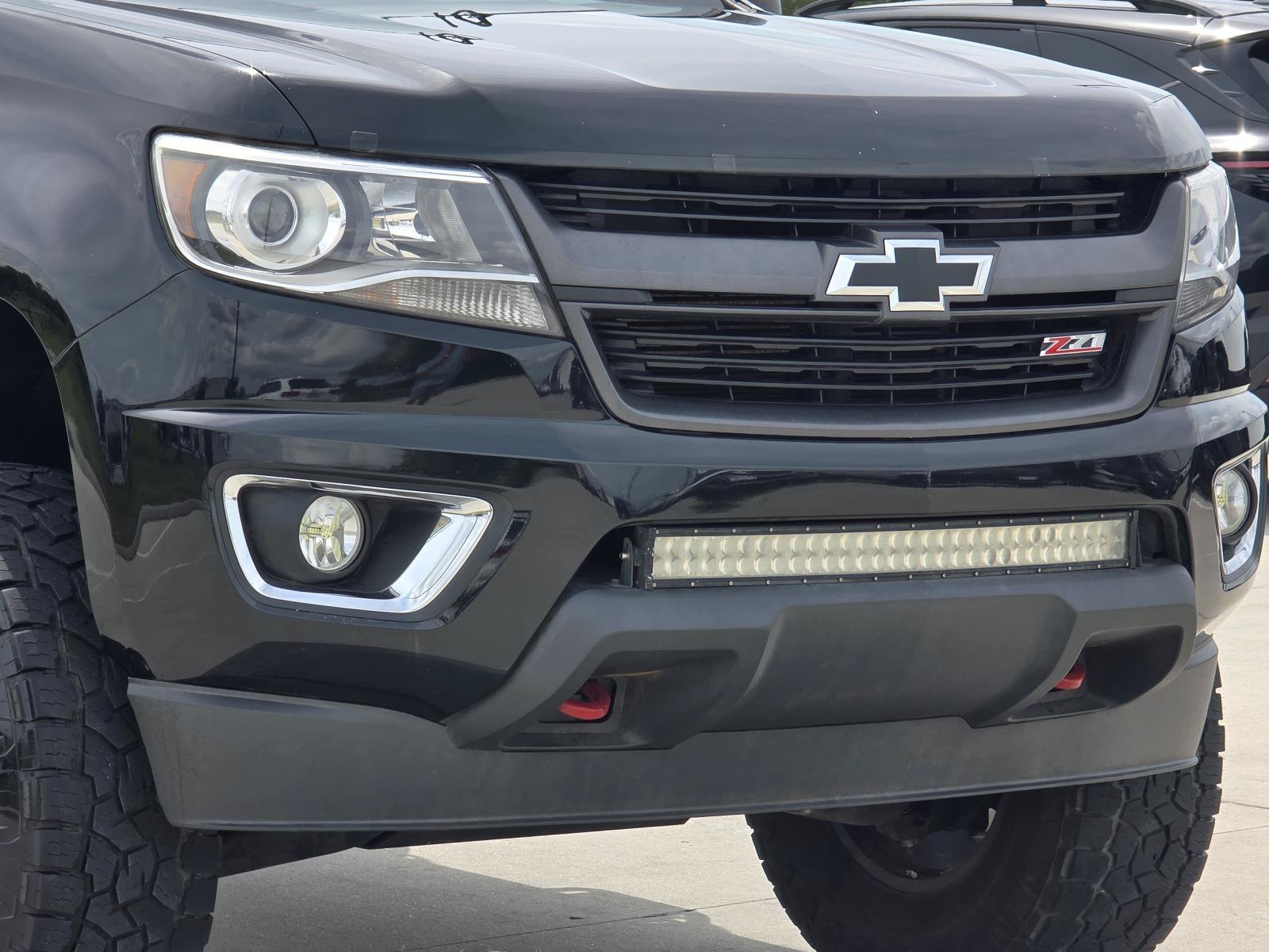 Used 2019 Black Chevrolet Z71 image 7