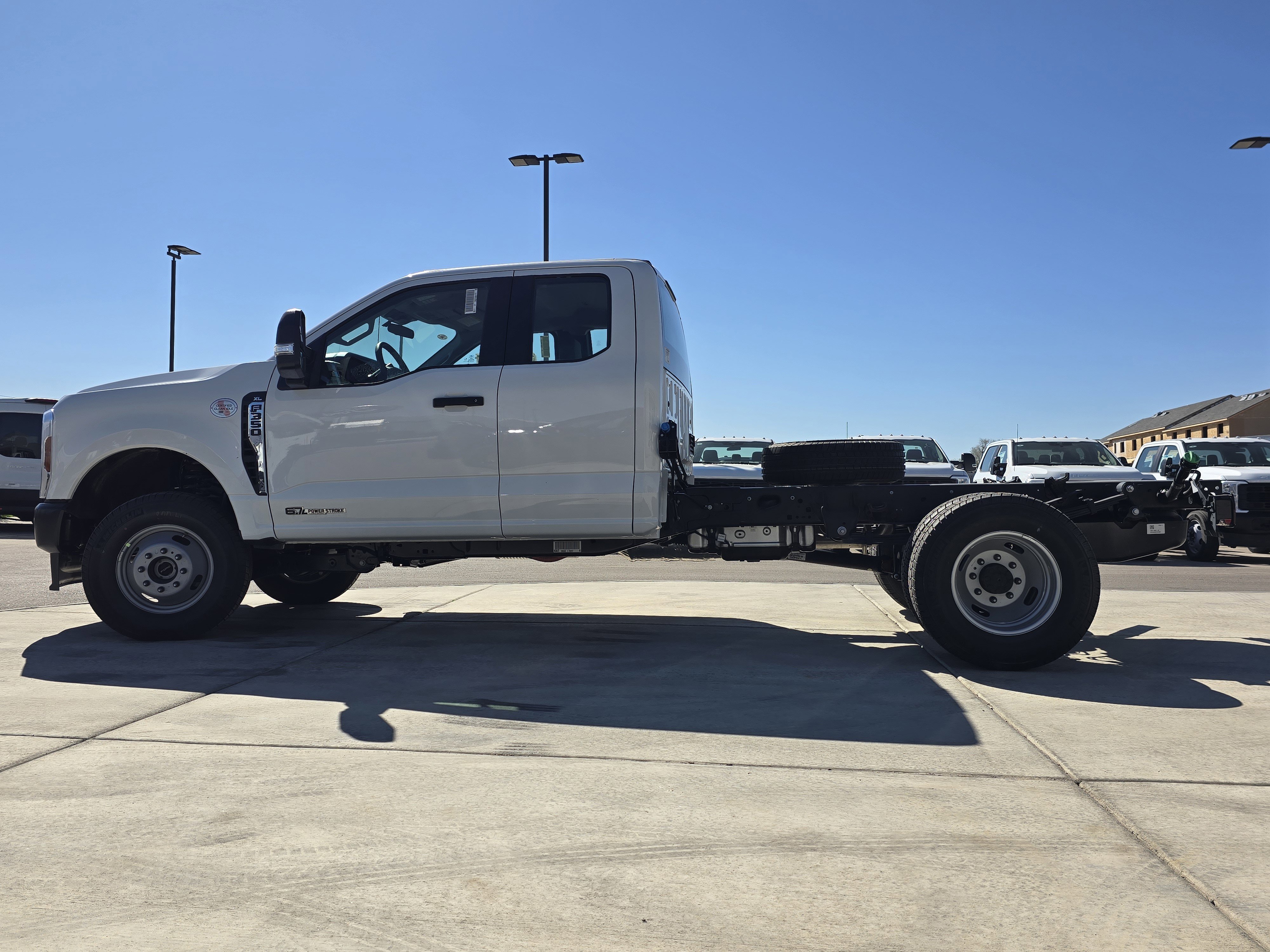 New 2026 Oxford White Ford XL image 18