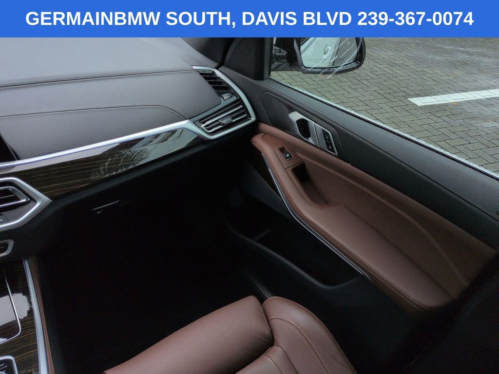 Used 2021 White Metallic BMW sDrive40i image 19