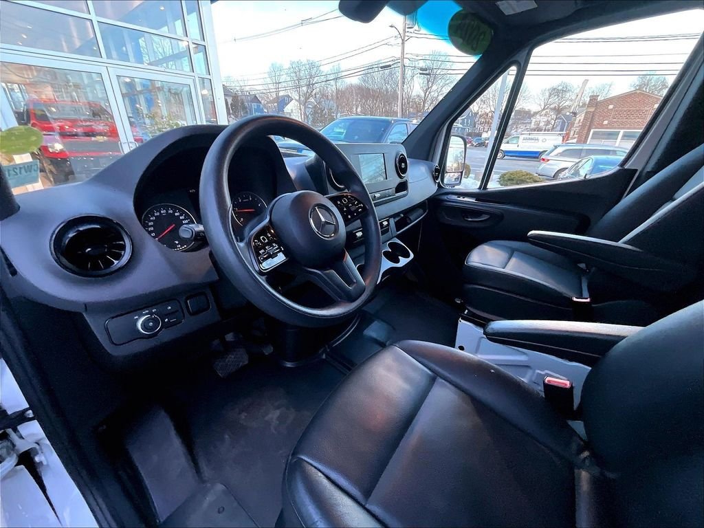 Used 2024 White Mercedes-Benz Crew 170 WB image 21