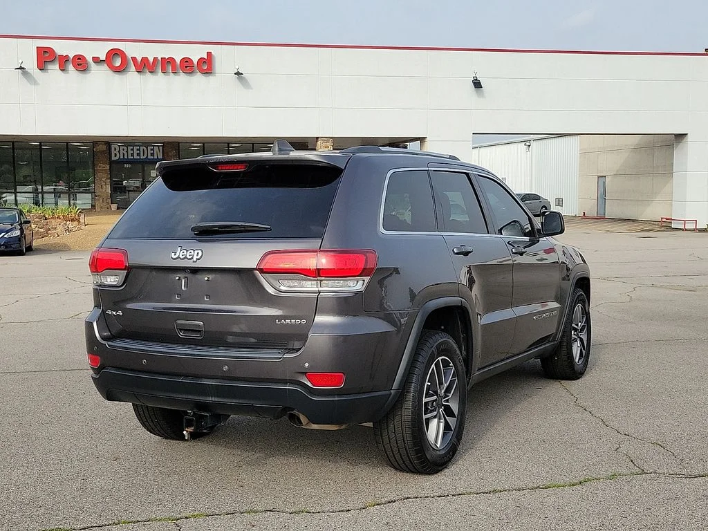 Used 2020 Gray Jeep Laredo E image 5