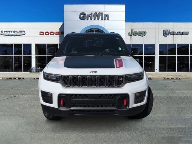 Used 2022 White Jeep Trailhawk image 12